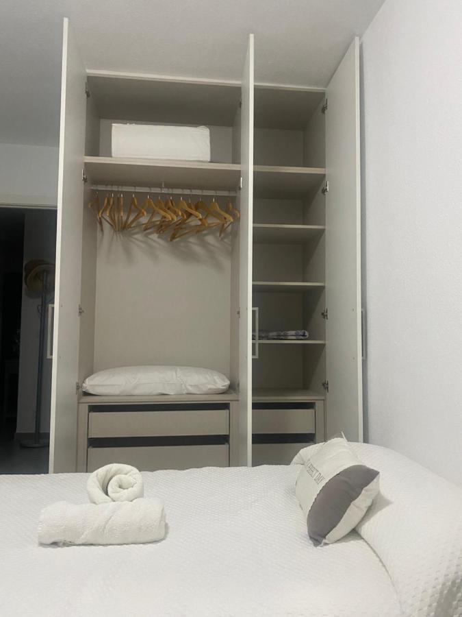 クリェラ1A Linea Con Piscina Nuevoアパートメント エクステリア 写真